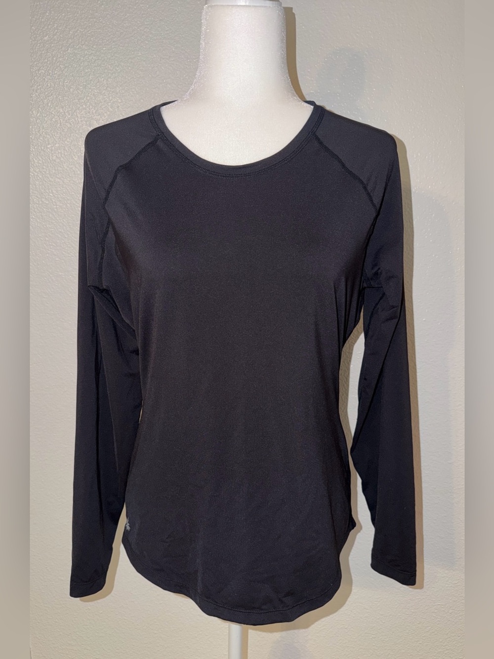 Athleta Swim Shirt Black Long Sleeve Fitted Rash Guard T Shirt Scoop Neck Large
